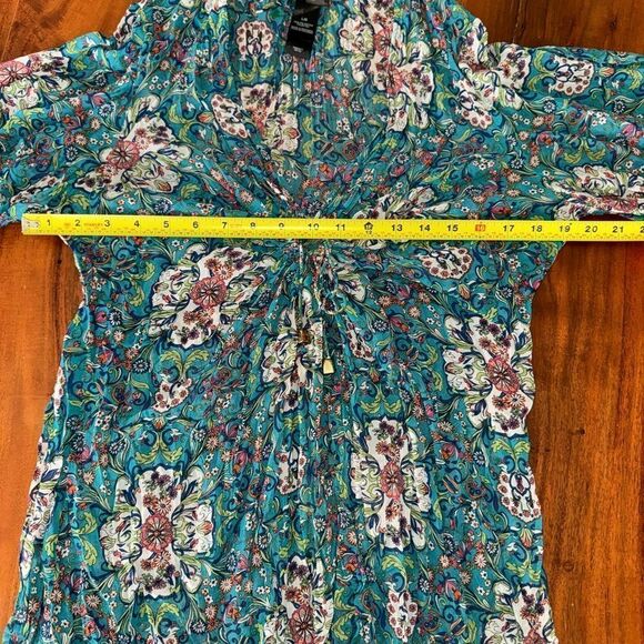Bisou Bisou Floral Blouse in Teal - Picture 8 of 14